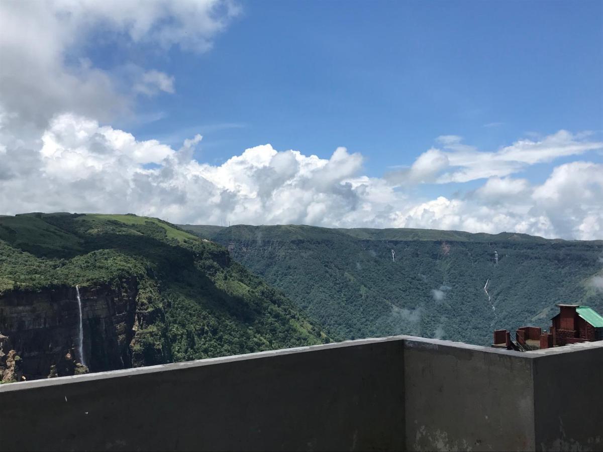Aisha Guest House Bed & Breakfast Cherrapunji Exterior photo
